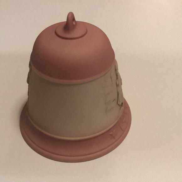 Goebel Hummel Christmas Bell Christmas Song Fourth Edition 1996 - Picture 6 of 11